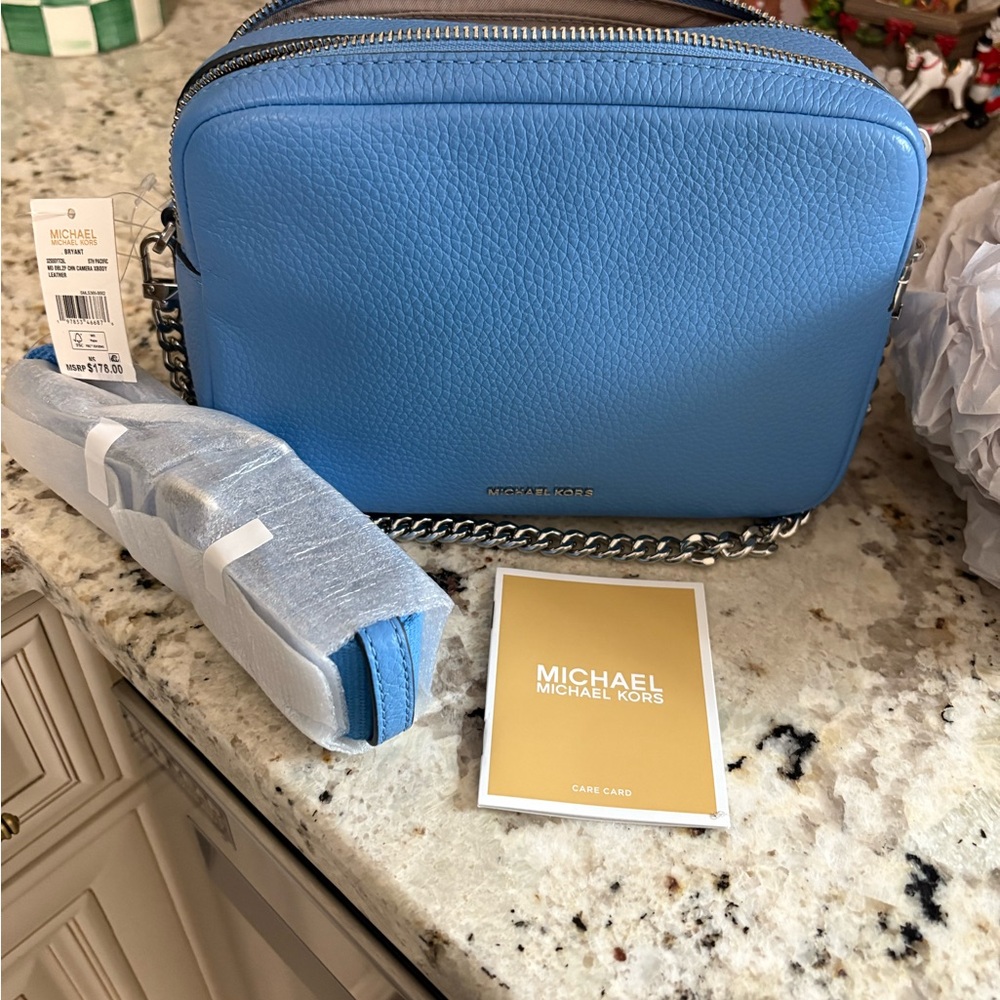 ❗️❗️Michael Kors Sky Blue Leather Crossbody😍